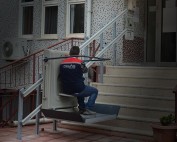 Alya merdiven asansörü